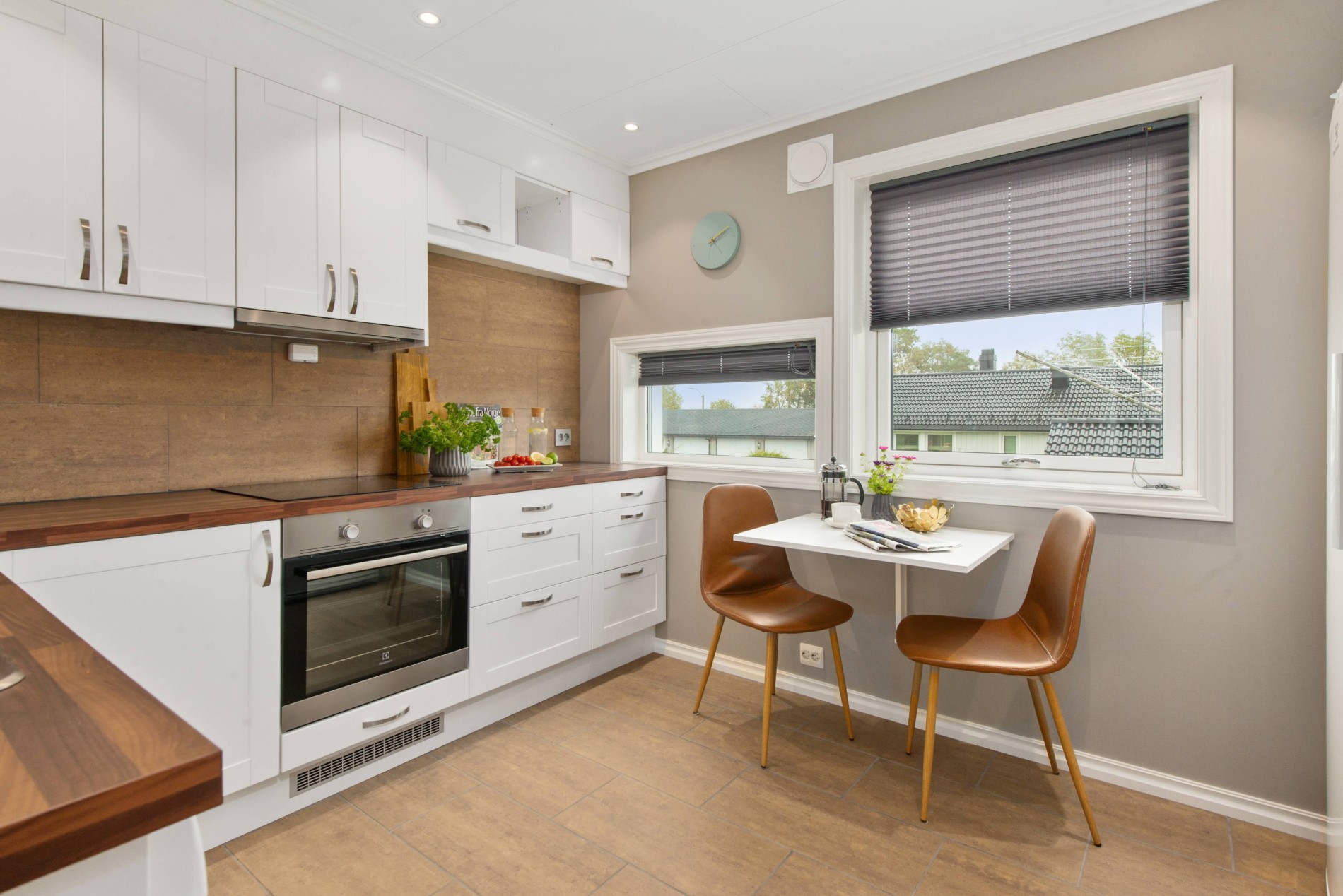 Stylish modular kitchen designs for small kitchens